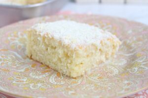Bolo de coco gelado